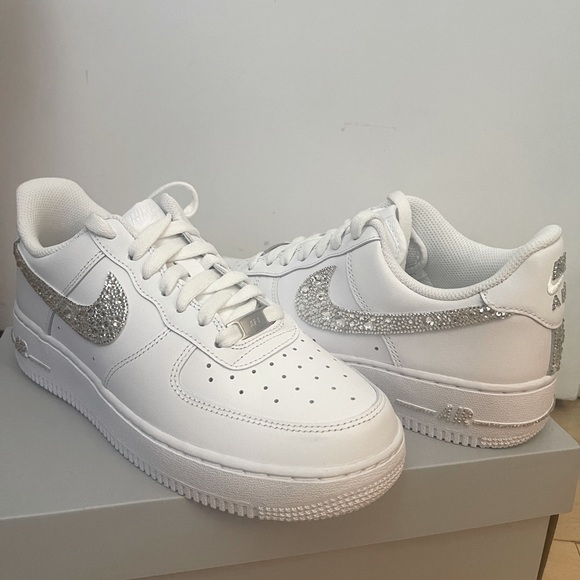 UNISEX~ "CRYSTALIZED" (Nike Air Force 1) White Sneaker- Authentic Crystals - Picture 7 of 7